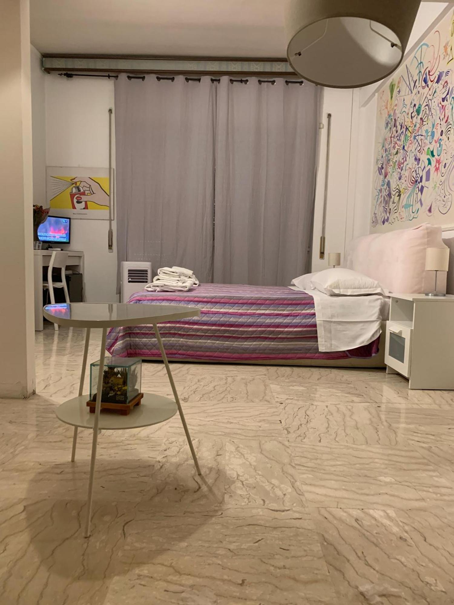 4 Season Bed & Breakfast Roma