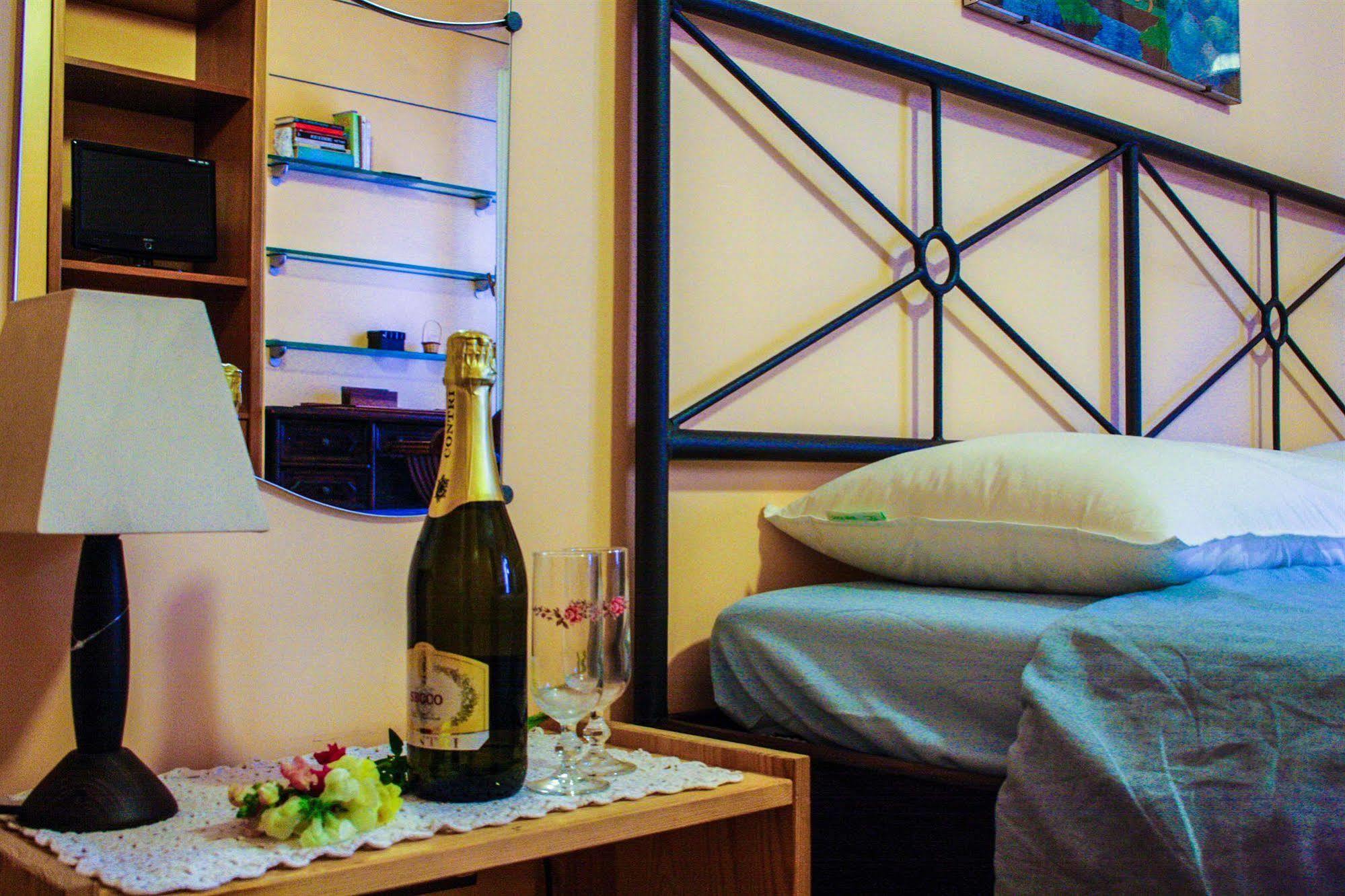 4 Season Bed & Breakfast Roma